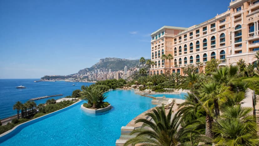 Monte-Carlo Bay Hotel — infinity pool 4,000 m² overlooking the Mediterranean Sea