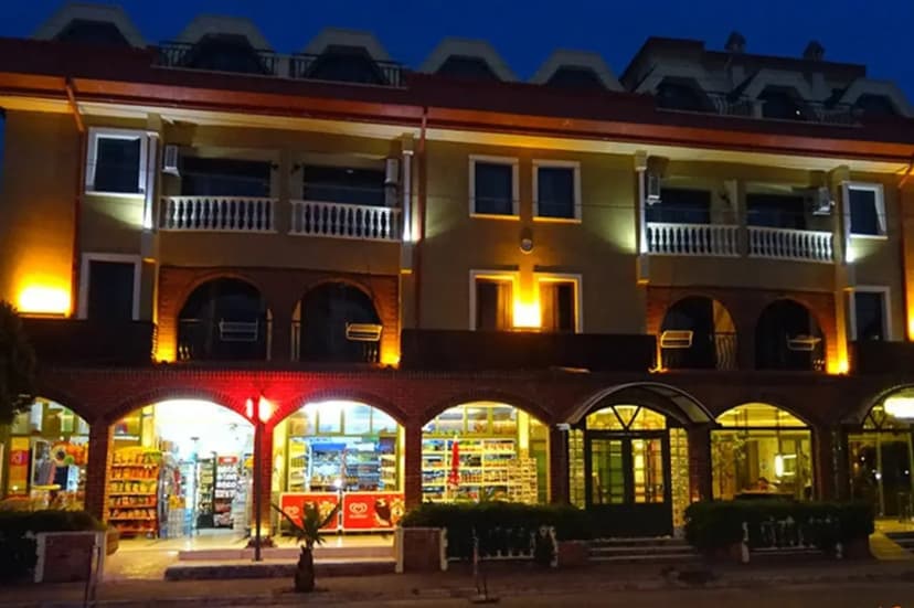 Maxwell Holiday Club