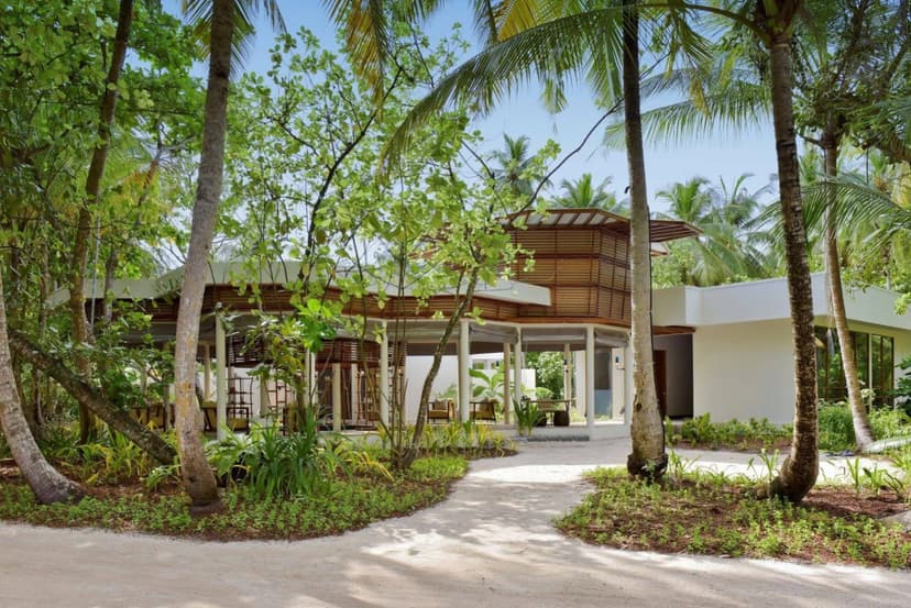 Niva Dhigali Maldives Hotel
