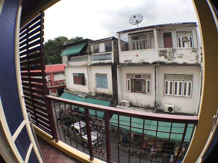 Roof View Place