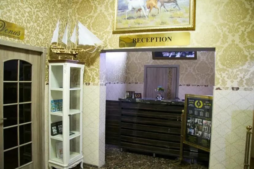 Отель DeLuxe Plaza