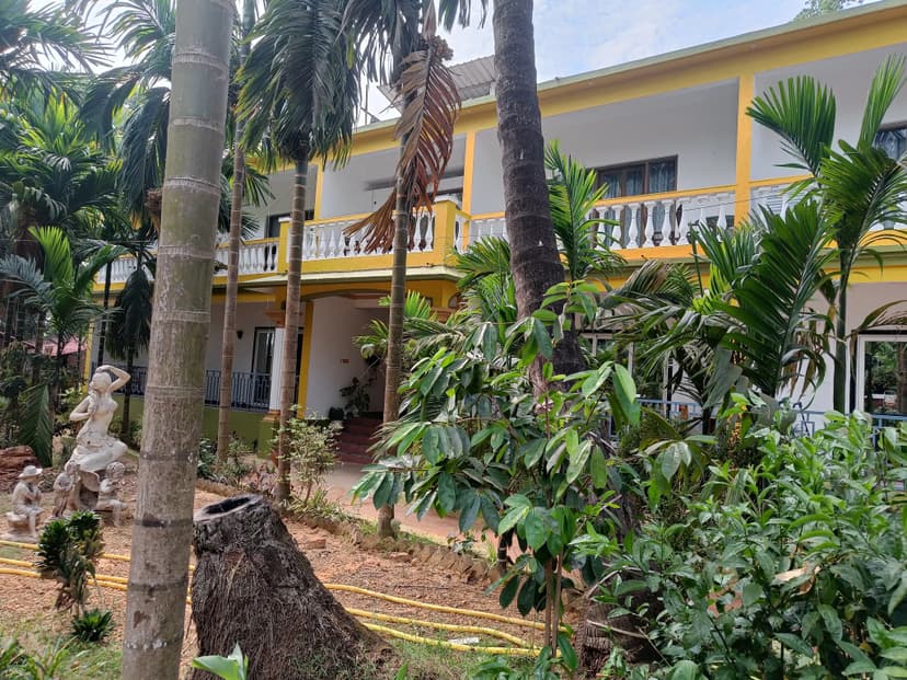 Lavish Exotic Apart Hotel