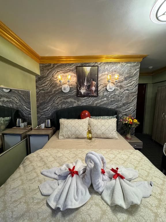 Gur Royal Suit Apartments