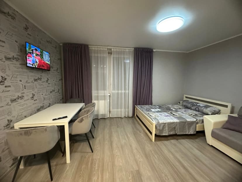 Studiya V Usadakh Flat