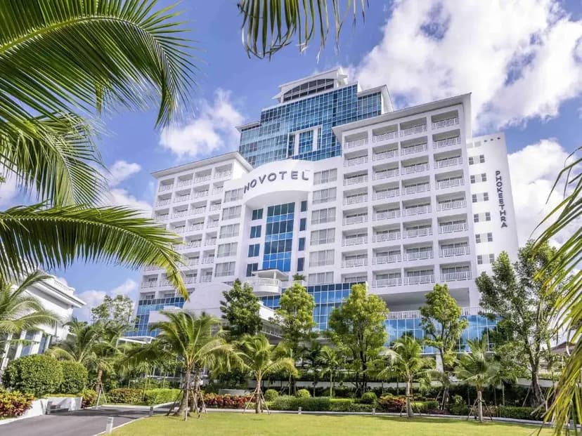 Novotel Phuket City Phokeethra Hotel
