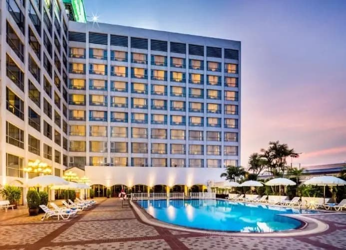 Bangkok Palace Hotel