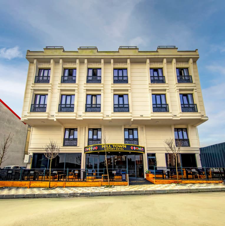 Отель Hilltown Airport