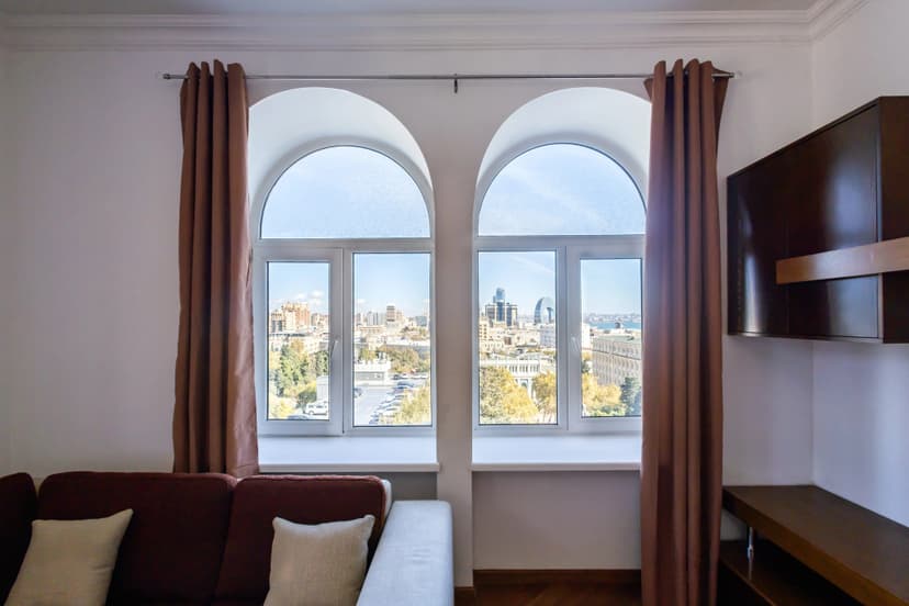 Uyutnaya Na Ulitse Nizami S Prekrasnym Balkonom Vykhodyaschim V Gorod M3 Apartments