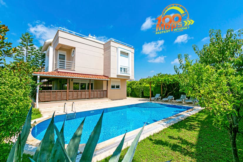 Paradise Town Villa Royal Hotel