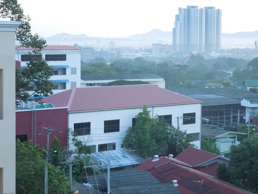 Sunday Chateau En Ville Pattaya