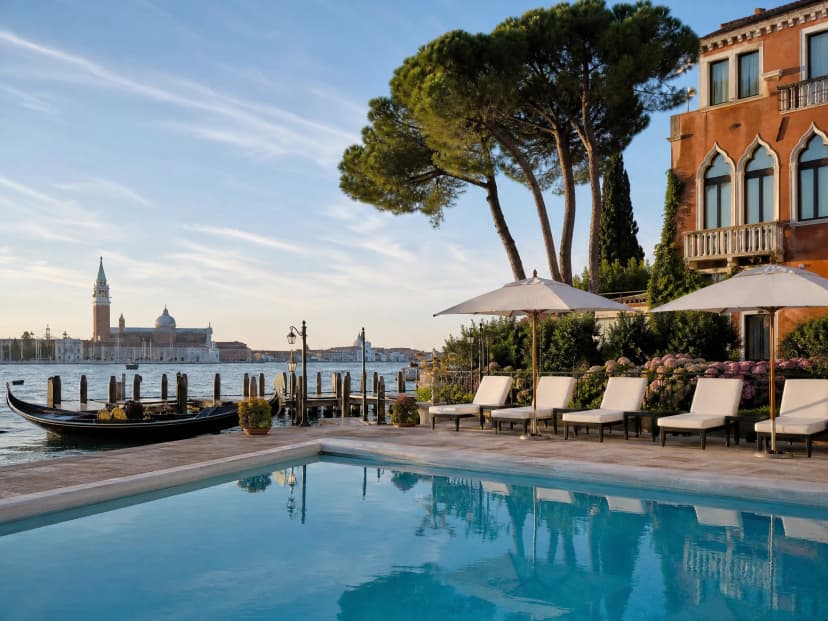 Belmond Hotel Cipriani — iconic Venetian luxury with lagoon, terrace, pool and gondola mood