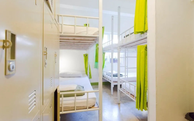 Ploy Hostel