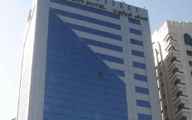 Trianon Royal Hotel