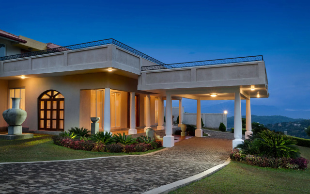 Fox Kandy by Fox Resorts- Luxury in the Mist