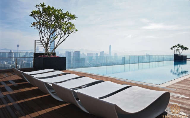 Riveria Premium Kuala Lumpur, Roam