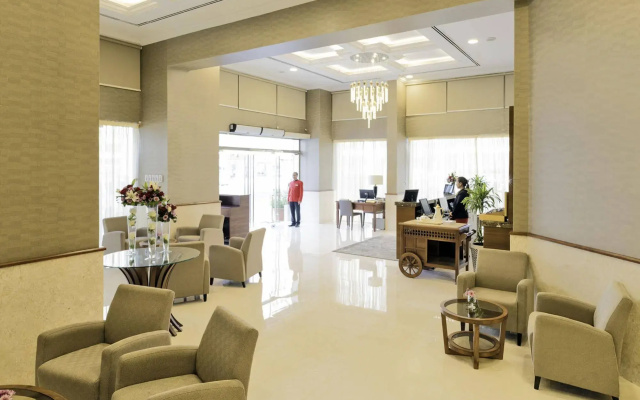 Emirates Plaza Hotel