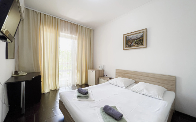 Irjen Guest House