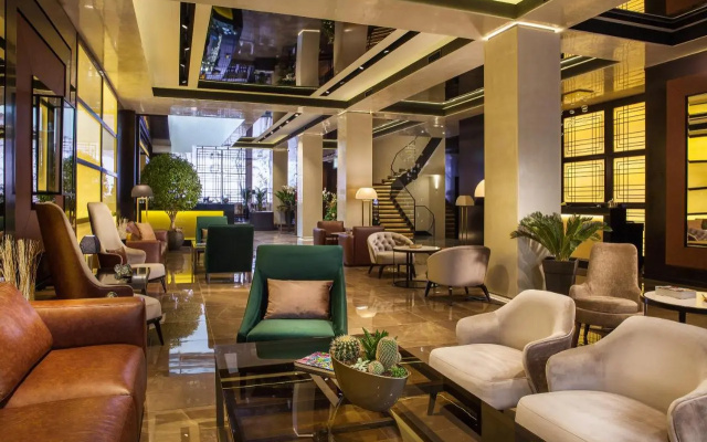 Saint Ten Hotel