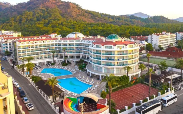 Pineta Park Deluxe Hotel