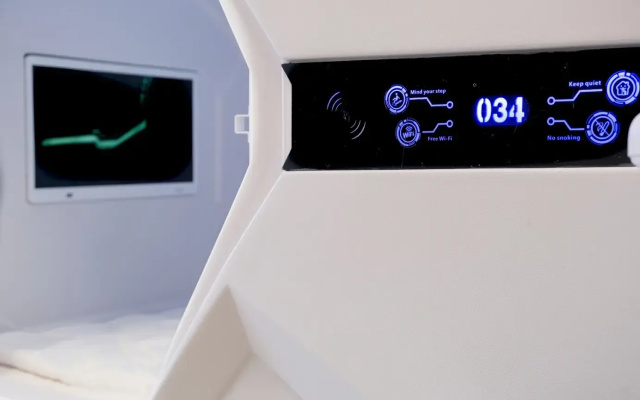 Отель Capsule Happy lounge